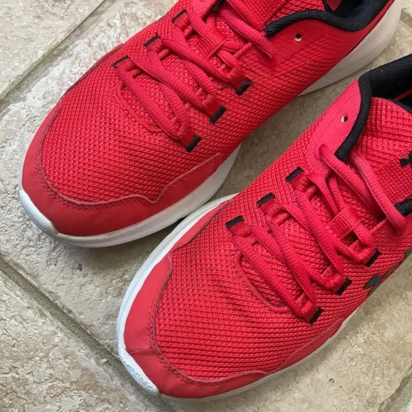 Under Armour Boys BGS Essential Athletic Running Sneakers - Picture 10 of 16